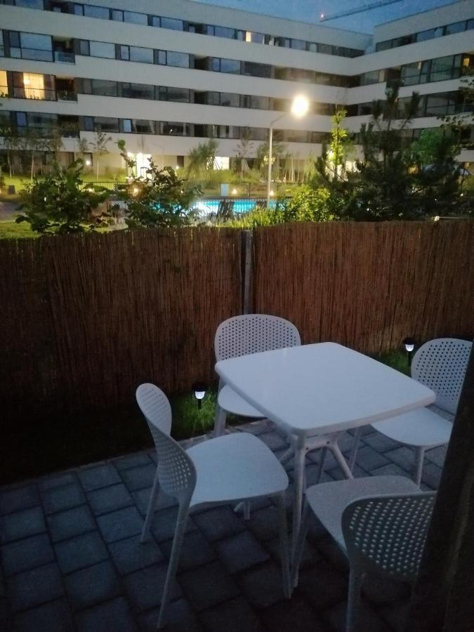 Atria Urban Resort Boekarest Buitenkant foto